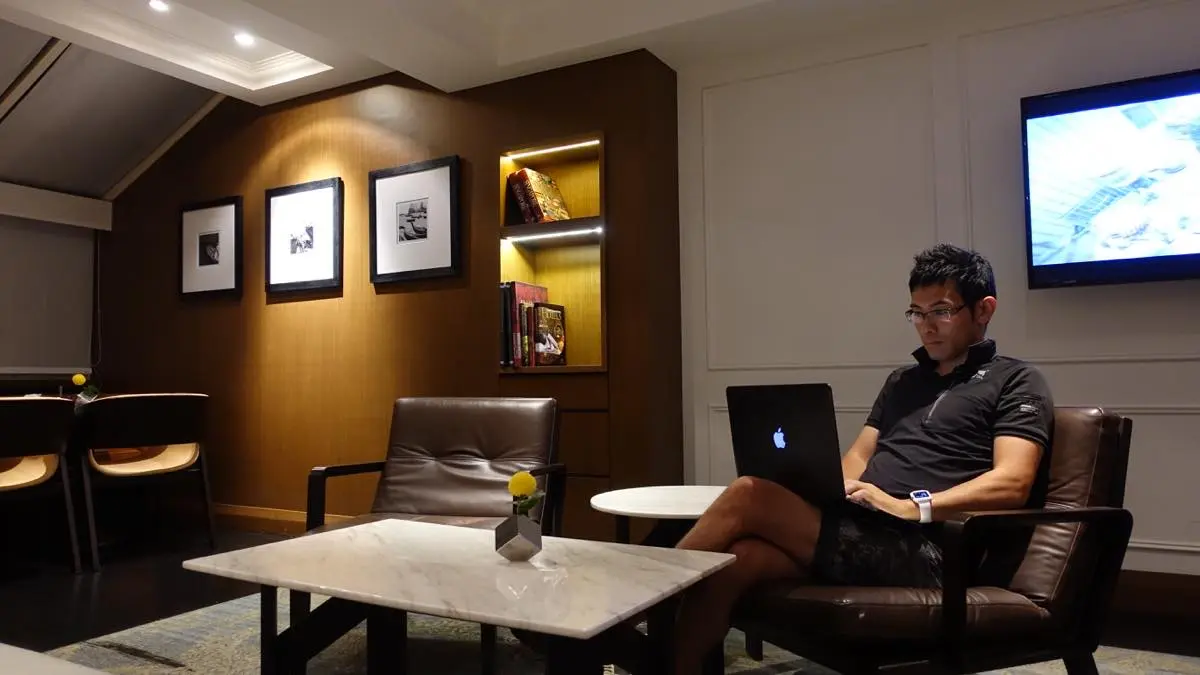 ホテルラウンジ