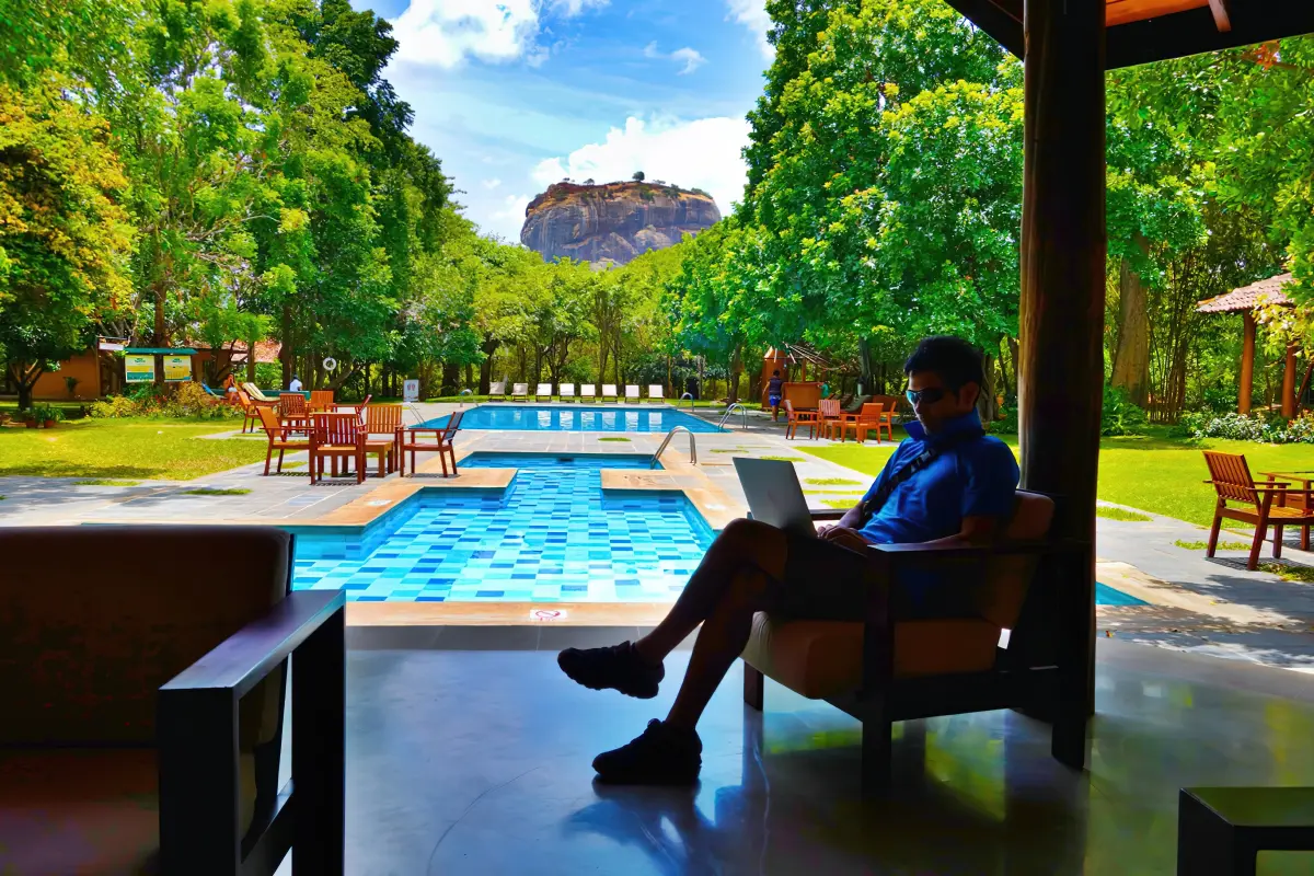 シーギリヤ・プールサイド